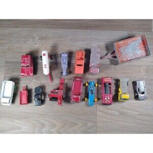 MATCHBOX LESNEY TOOTSIE ETC. SCRAPYARD WITH 15 MODELS FOR SPARES OR REPAIR *READ